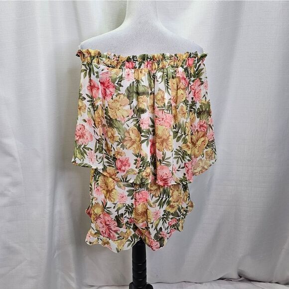 Peach Love California Floral Ruffle 2 Piece Shorts Set Size Small - Picture 7 of 12